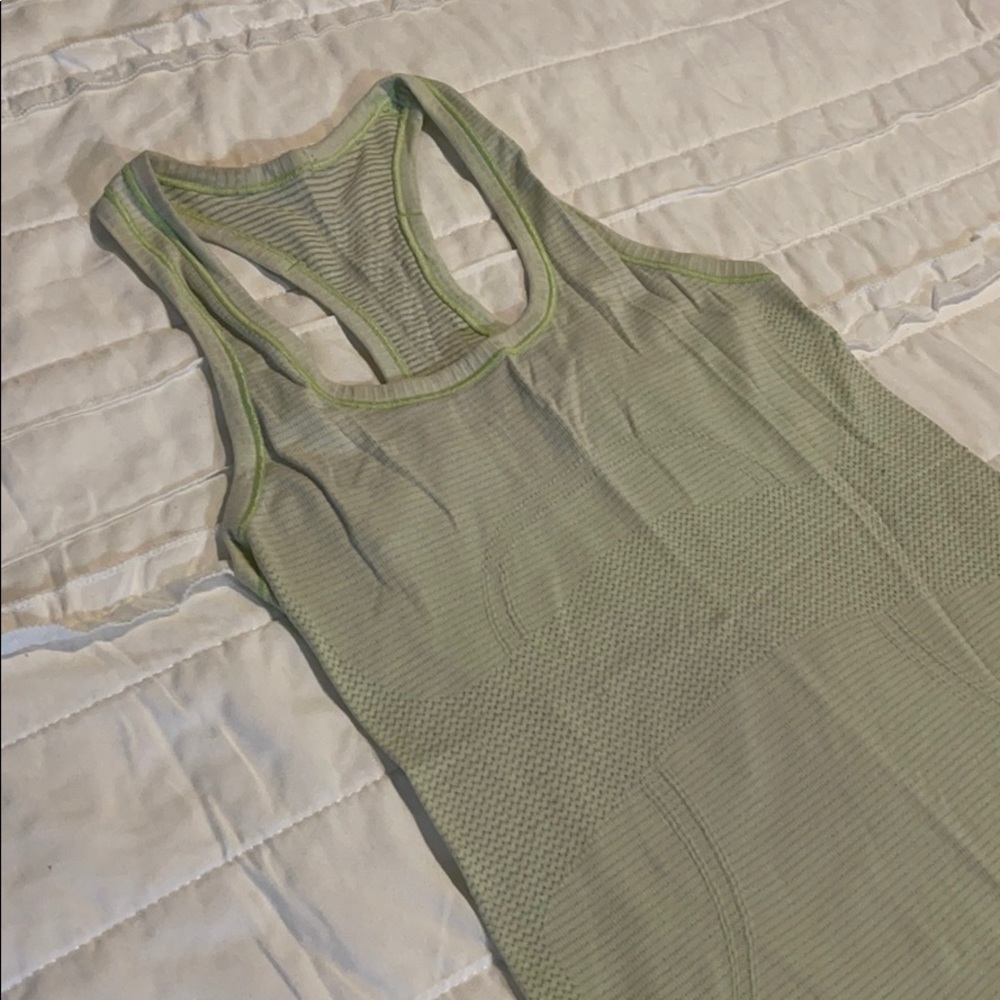 Swiftly tech racer back Lululemon